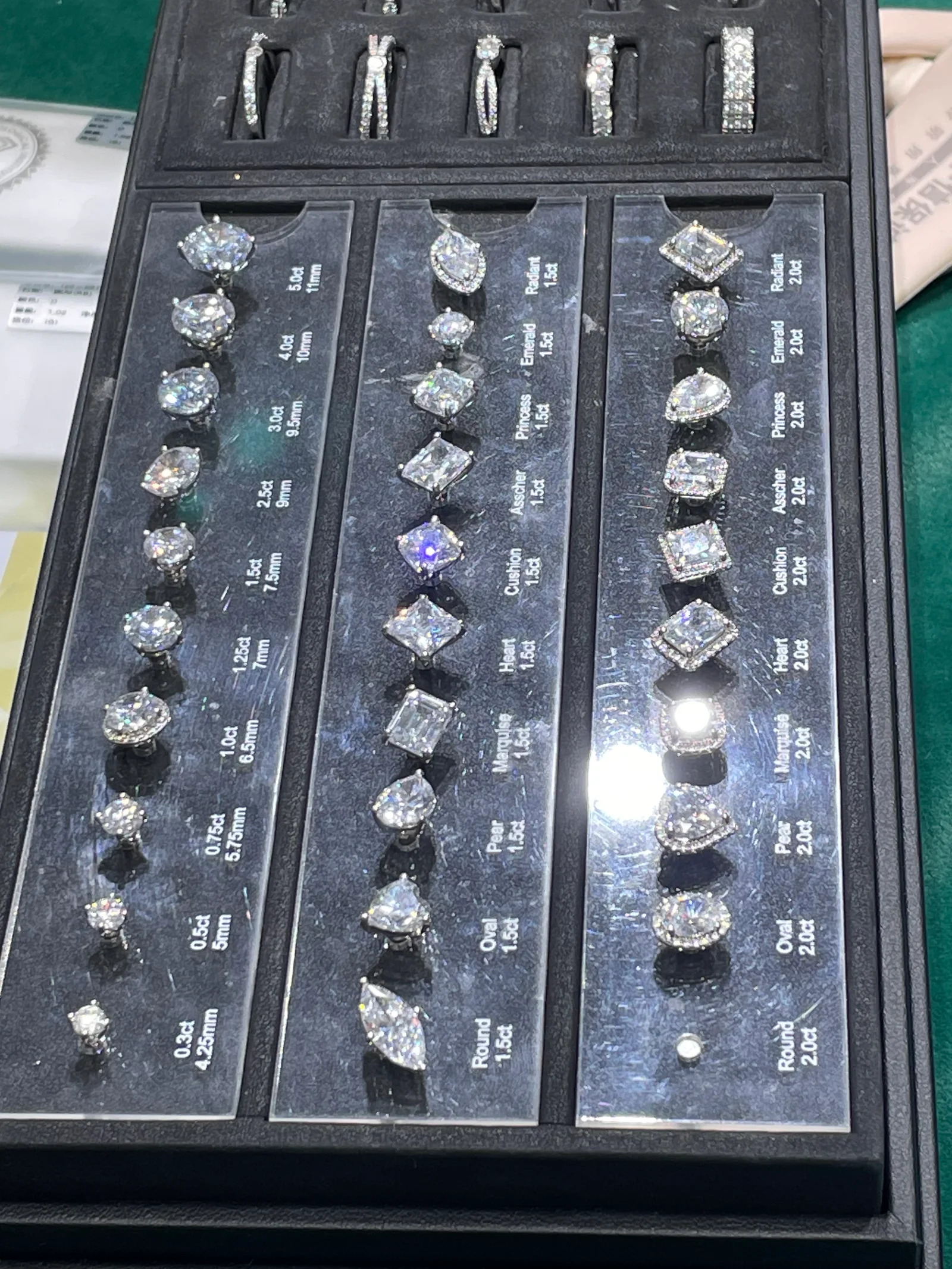 Loose diamond display